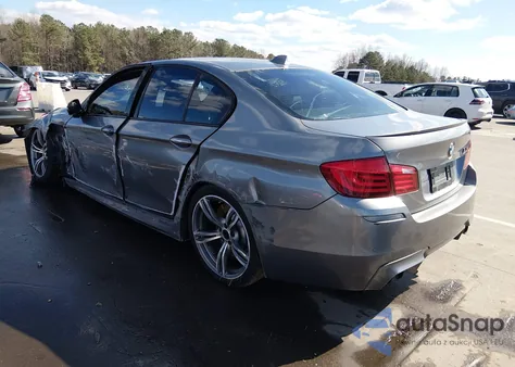 2013 BMW M5 z USA, uszkodzony, nr VIN WBSFV9C58DD097043